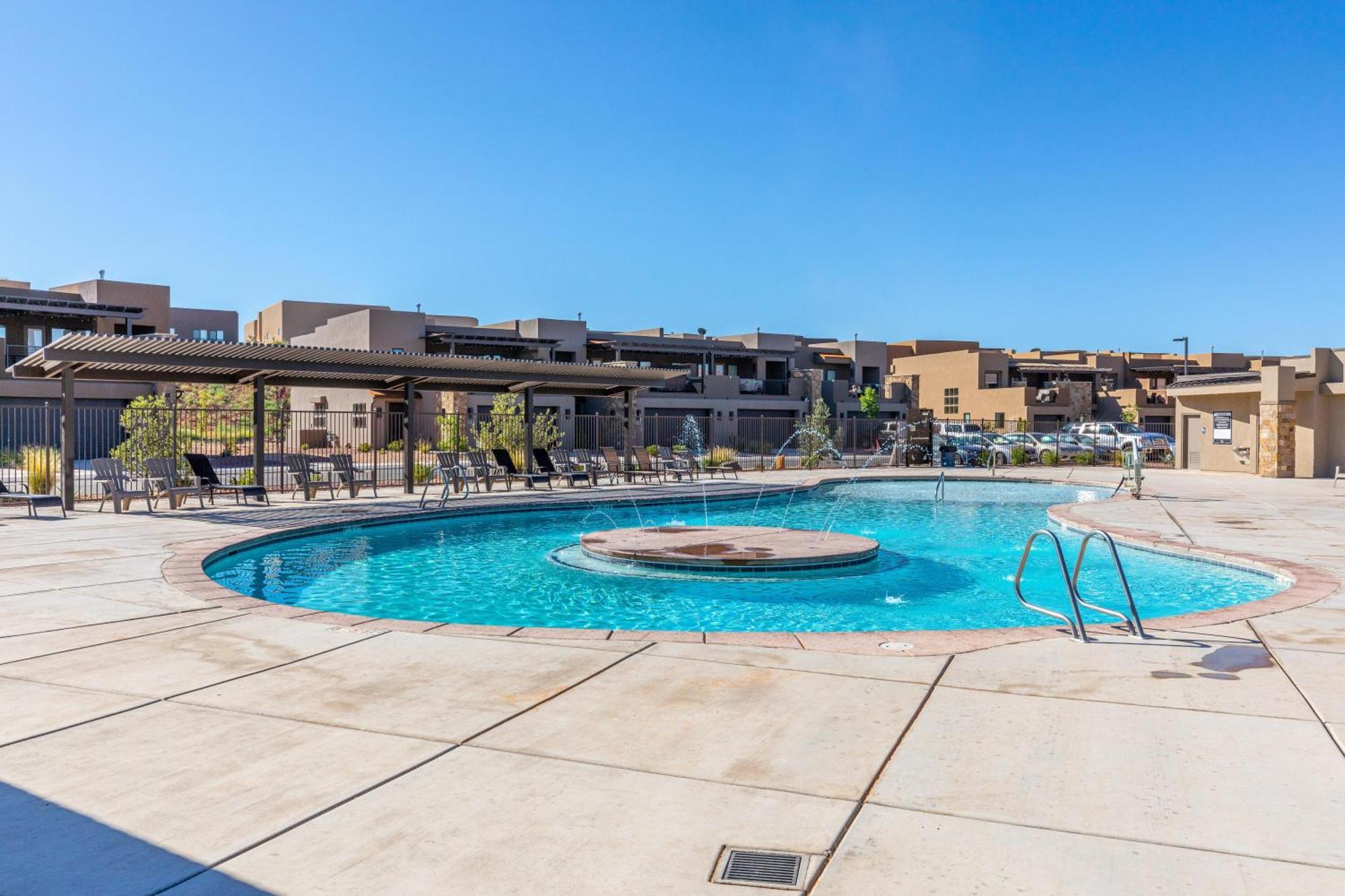 Suite Escapes Ivins Exterior photo