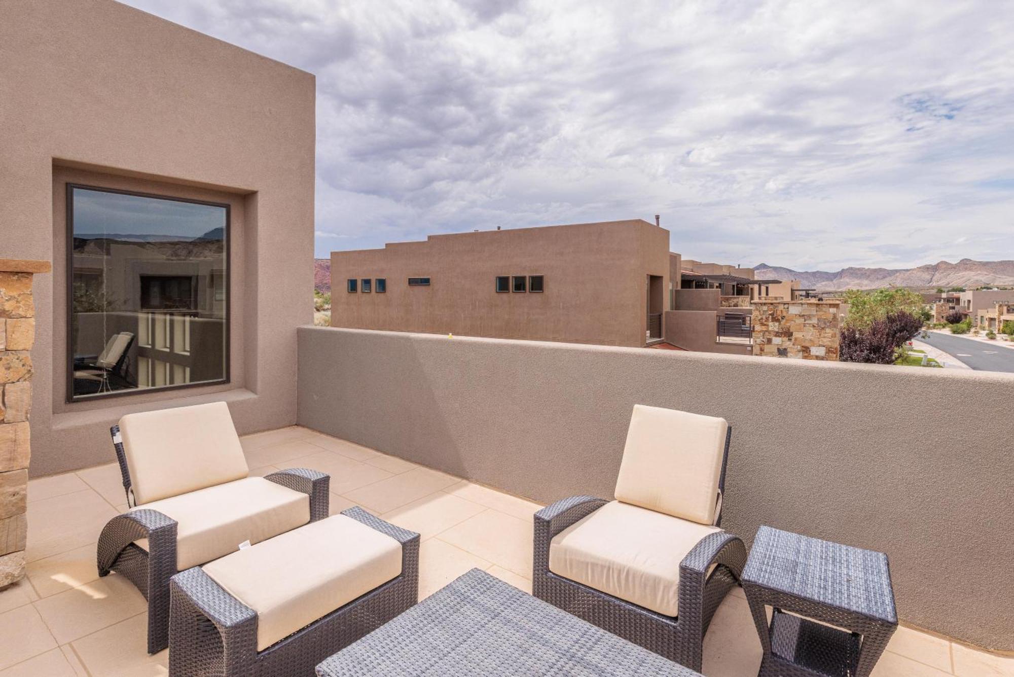 Suite Escapes Ivins Exterior photo