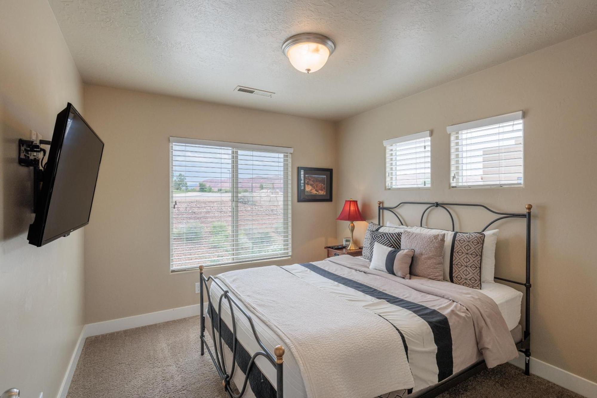 Suite Escapes Ivins Exterior photo