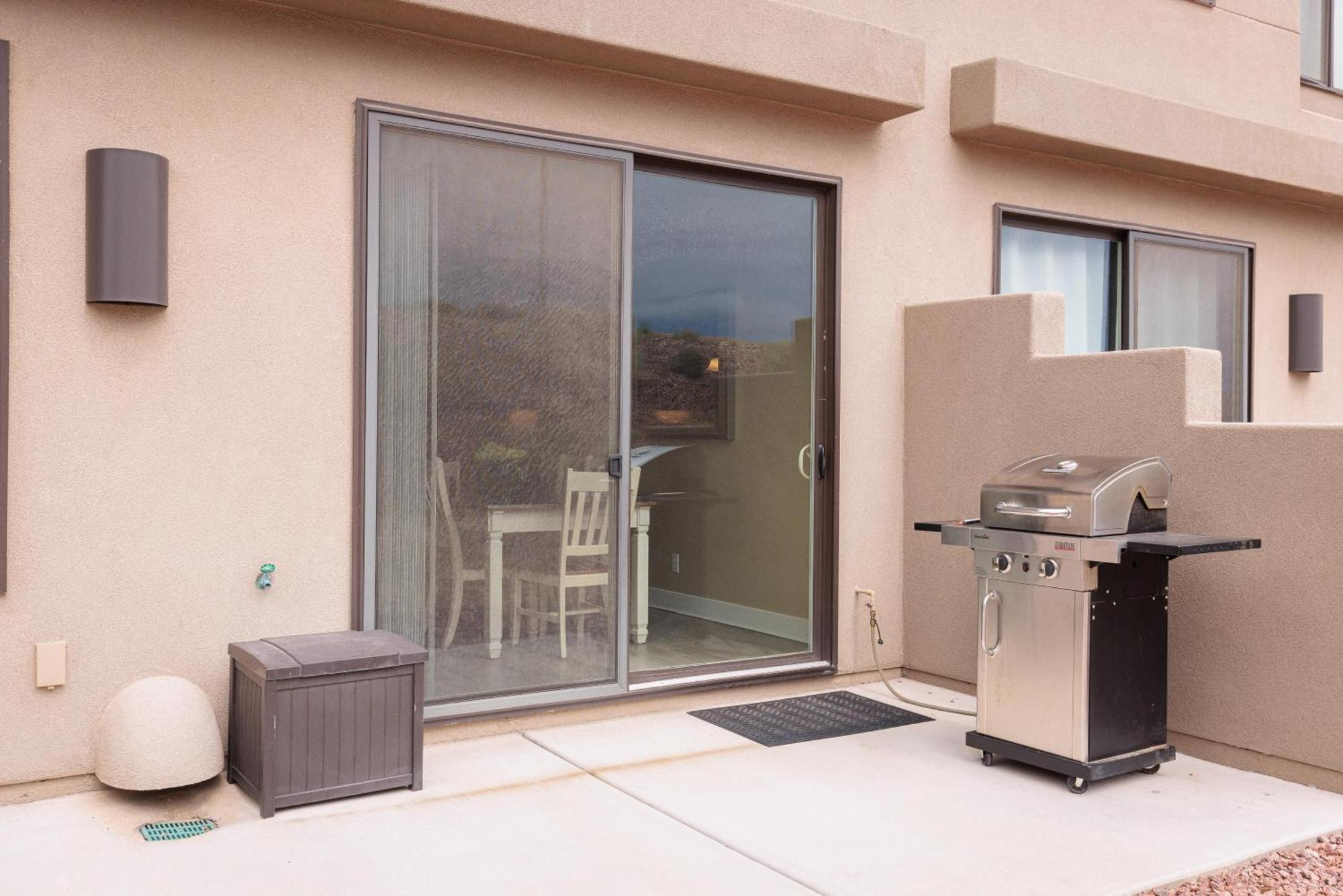 Suite Escapes Ivins Exterior photo